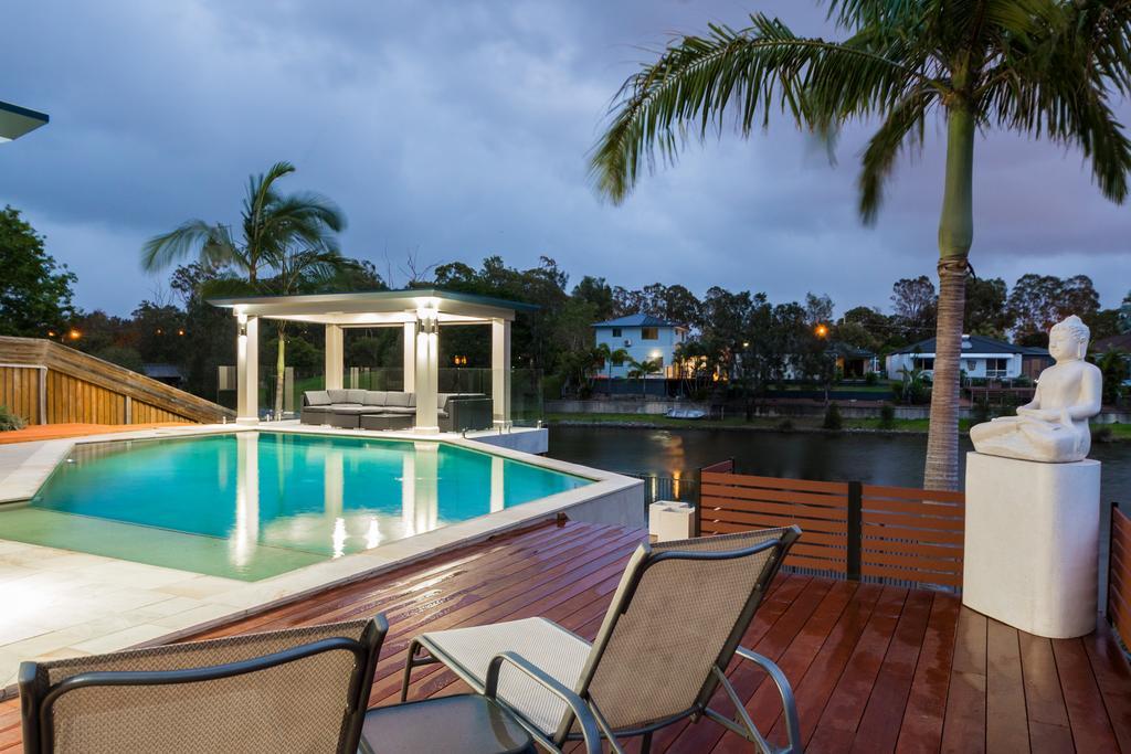 Luxury Waterfront Home Гоулд Коуст Екстериор снимка